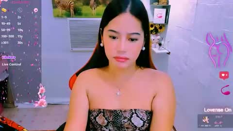 Snapshot of sweetienicole chatting on October 10, 5:23 pm Nicole online show from October 10, 5:23 pm