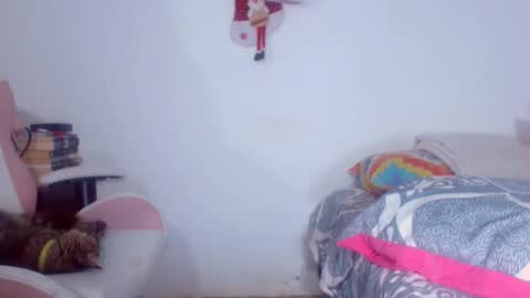 Snapshot of sweetkatik chatting on December 26, 3:53 pm karen online show from December 26, 3:53 pm