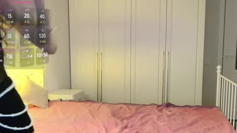 Nabilla online show from December 15, 11:36 am