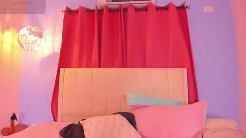 Snapshot of sweetkimmie_ chatting on May 30, 12:02 pm Isabel online show from May 30, 12:02 pm