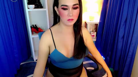 Snapshot of sweetladyapril chatting on February 5, 7:39 am dessiree online show from February 5, 7:39 am