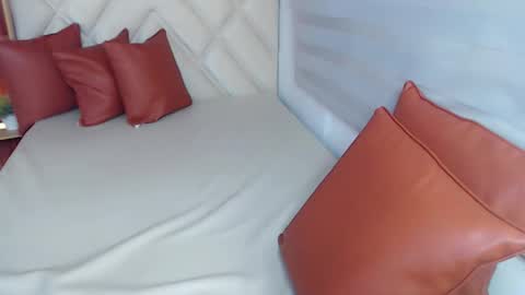   online show from November 3, 11:04 pm