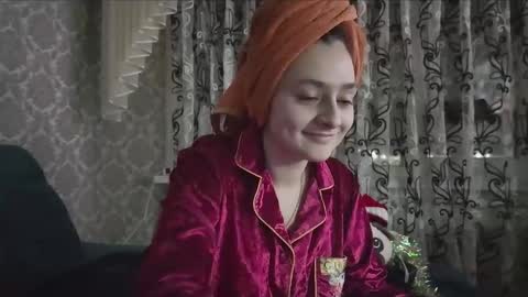 sweetliaison online show from December 18, 4:57 pm