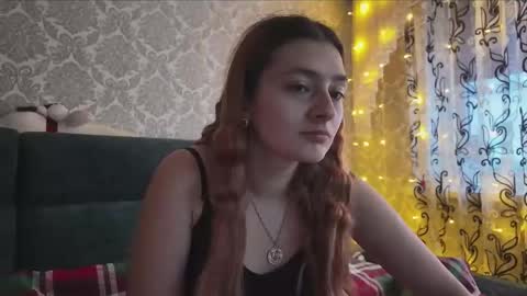 sweetliaison online show from February 3, 5:05 am