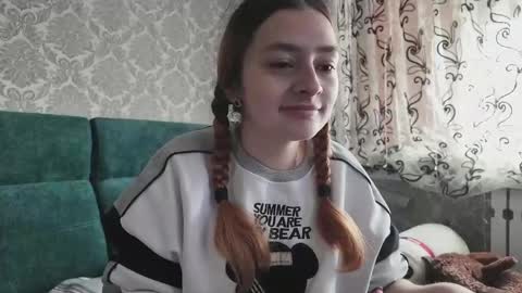 sweetliaison online show from April 14, 6:08 am