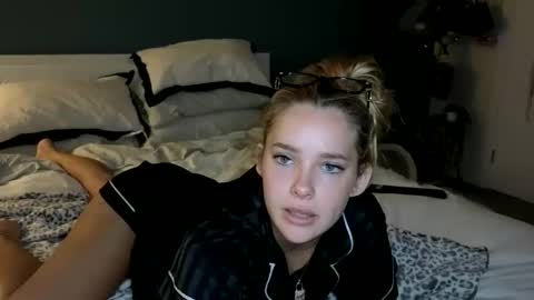 Dolly online show from March 4, 11:22 pm