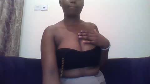 Snapshot of sweetlilly17 chatting on January 28, 3:57 pm sweetlilly17 online show from January 28, 3:57 pm