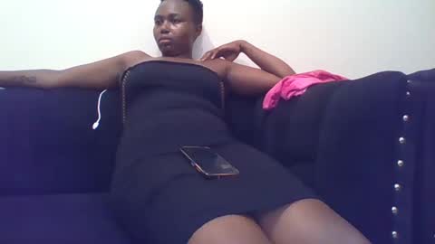 Snapshot of sweetlilly17 chatting on February 2, 4:48 am sweetlilly17 online show from February 2, 4:48 am