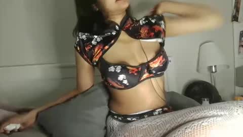 Lily online show from November 30, 1:15 pm