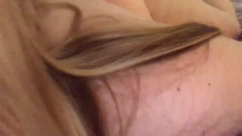 Snapshot of sweetlisa92 chatting on December 28, 3:48 pm Lisa online show from December 28, 3:48 pm