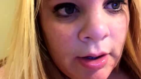 Snapshot of sweetlisa92 chatting on January 4, 1:21 am Lisa online show from January 4, 1:21 am