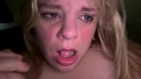Snapshot of sweetlisa92 chatting on November 23, 12:49 pm Lisa online show from November 23, 12:49 pm