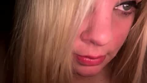 Snapshot of sweetlisa92 chatting on March 21, 11:48 am Lisa online show from March 21, 11:48 am