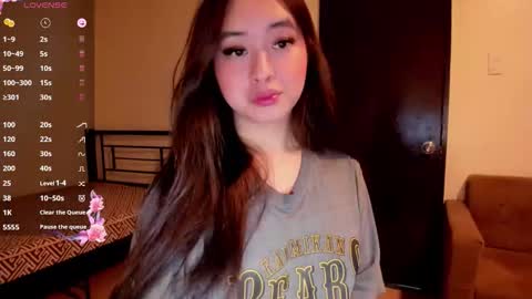 Snapshot of sweetlovepinay04 chatting on November 12, 4:46 am Zoe online show from November 12, 4:46 am