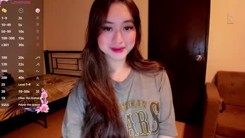 Snapshot of sweetlovepinay04 chatting on November 19, 2:17 pm Zoe online show from November 19, 2:17 pm