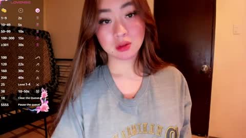 Snapshot of sweetlovepinay04 chatting on June 11, 4:49 pm Zoe online show from June 11, 4:49 pm