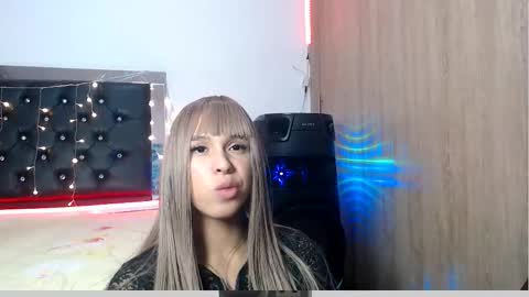 Snapshot of sweetmagic6 chatting on March 12, 10:43 am sweetmagic6 online show from March 12, 10:43 am