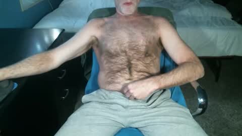 Snapshot of sweetman4a chatting on December 22, 6:38 pm Michael online show from December 22, 6:38 pm