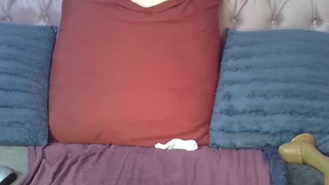 sweetmellowx1 online show from February 18, 4:26 pm