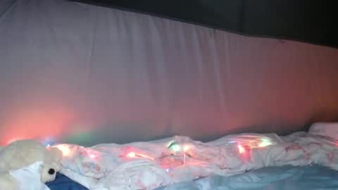 April online show from December 11, 8:15 am