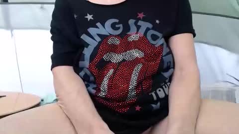 April online show from January 14, 3:47 pm