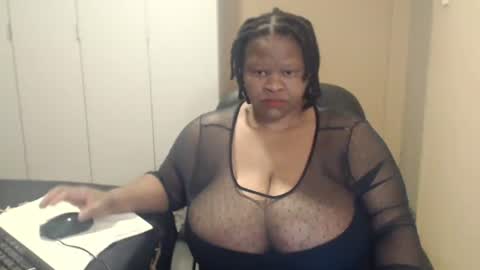 sweetnoziexxx online show from October 28, 5:55 am