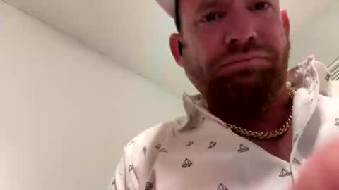 Snapshot of sweetnsexy95 chatting on October 14, 4:35 am WeAim2PZzz online show from October 14, 4:35 am