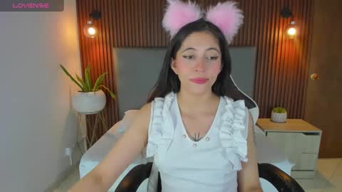 sweetpeach_20 online show from January 3, 7:18 pm