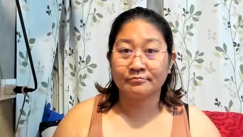 Snapshot of sweetpilipina88 chatting on December 1, 11:37 am MIA online show from December 1, 11:37 am