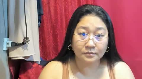Snapshot of sweetpilipina88 chatting on May 13, 2:53 am MIA online show from May 13, 2:53 am