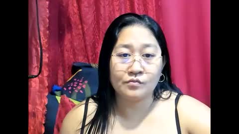 Snapshot of sweetpilipina88 chatting on May 24, 12:04 am MIA online show from May 24, 12:04 am