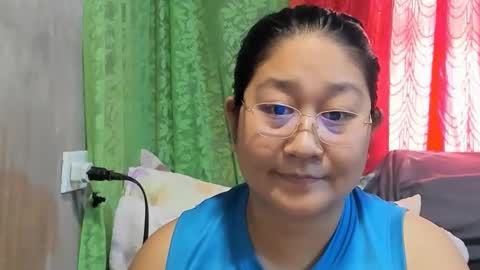 Snapshot of sweetpilipina88 chatting on May 30, 11:35 pm MIA online show from May 30, 11:35 pm