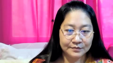 Snapshot of sweetpilipina88 chatting on July 1, 12:01 am MIA online show from July 1, 12:01 am