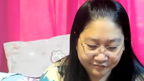Snapshot of sweetpilipina88 chatting on July 25, 10:07 pm MIA online show from July 25, 10:07 pm