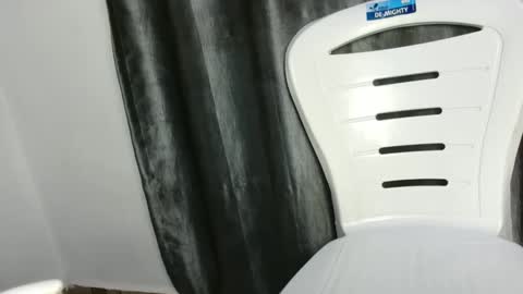 slim ivy online show from December 5, 3:59 am