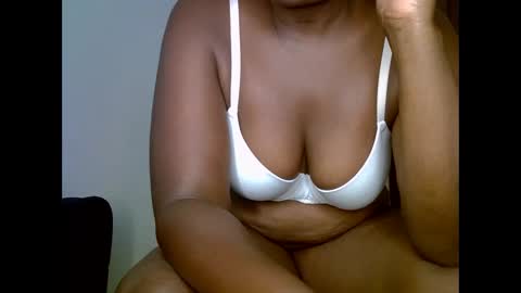 Snapshot of sweetrenne chatting on September 12, 6:35 am sweetrenne online show from September 12, 6:35 am