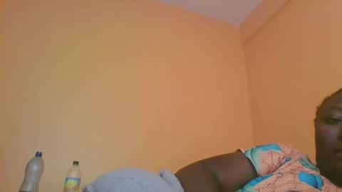 Snapshot of sweetrose2049 chatting on February 11, 8:19 am Rose Watetu online show from February 11, 8:19 am