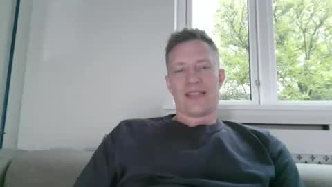 sweetsinner83 online show from May 18, 6:14 pm