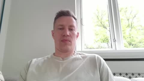 sweetsinner83 online show from May 21, 6:37 pm