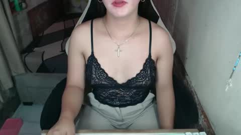 Snapshot of sweetsofia24 chatting on December 14, 1:49 pm Sofia online show from December 14, 1:49 pm