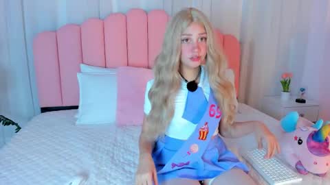 Snapshot of sweett_fire chatting on April 25, 6:16 pm sweett_fire online show from April 25, 6:16 pm