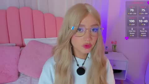 Snapshot of sweett_fire chatting on May 11, 6:16 pm sweett_fire online show from May 11, 6:16 pm