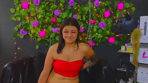 Snapshot of sweett_mollyy chatting on July 29, 6:17 pm Molly - INDEPENDENT MODEL online show from July 29, 6:17 pm
