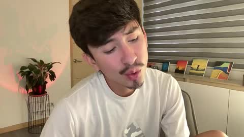 Snapshot of sweettaaron chatting on October 28, 6:10 pm Andy online show from October 28, 6:10 pm