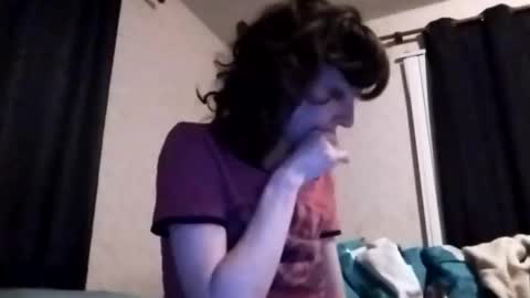 Sweet Tooth Trixie online show from April 15, 2:18 am