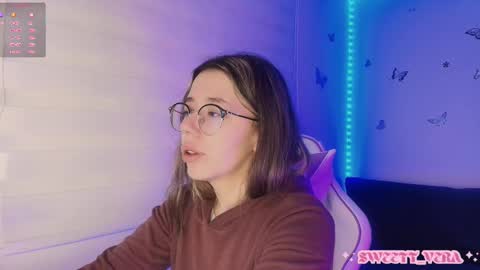 Veronica Independent Model online show from November 7, 10:04 am