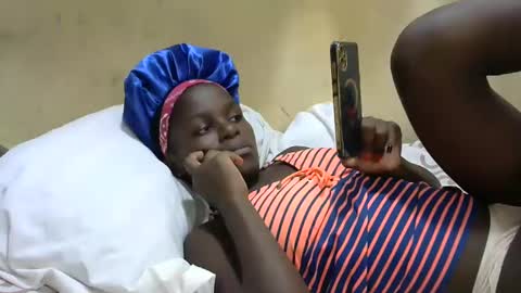 Snapshot of sweetvallerie chatting on February 13, 11:47 pm sweetvallerie online show from February 13, 11:47 pm