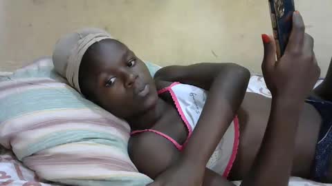 Snapshot of sweetvallerie chatting on February 18, 4:05 pm sweetvallerie online show from February 18, 4:05 pm