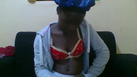 Snapshot of sweetvallerie chatting on October 27, 6:45 pm sweetvallerie online show from October 27, 6:45 pm