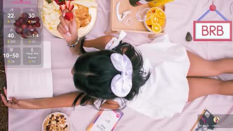 Snapshot of sweetviolet___ chatting on October 19, 12:06 pm sweetviolet___ online show from October 19, 12:06 pm